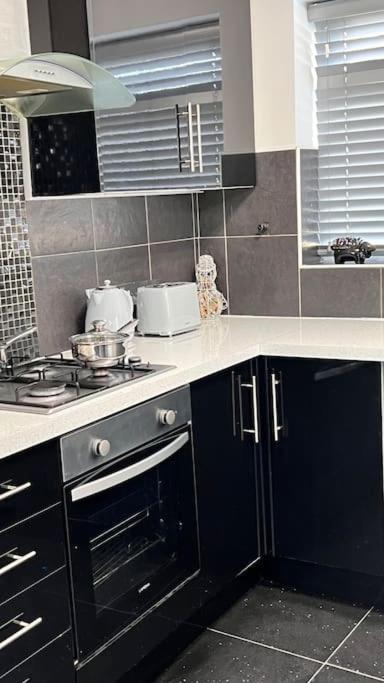 Cheerful 3 Bedroom Townhouse With Free Parking. Billericay Zewnętrze zdjęcie