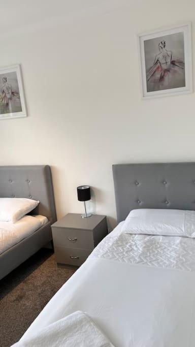 Cheerful 3 Bedroom Townhouse With Free Parking. Billericay Zewnętrze zdjęcie