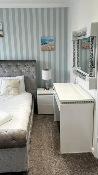 Cheerful 3 Bedroom Townhouse With Free Parking. Billericay Zewnętrze zdjęcie