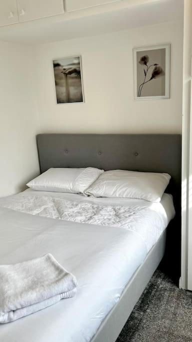 Cheerful 3 Bedroom Townhouse With Free Parking. Billericay Zewnętrze zdjęcie